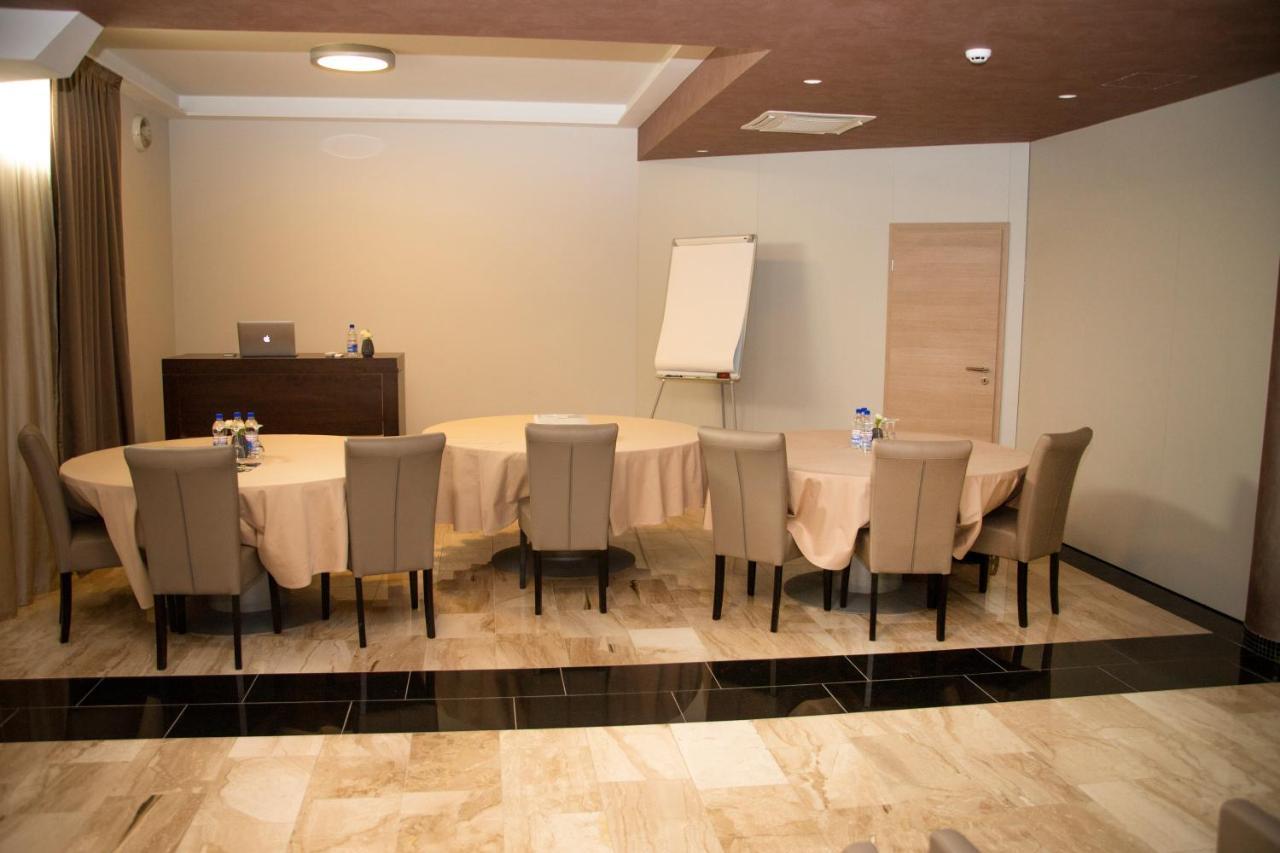 Royal Airport Hotel Velika Gorica Bagian luar foto