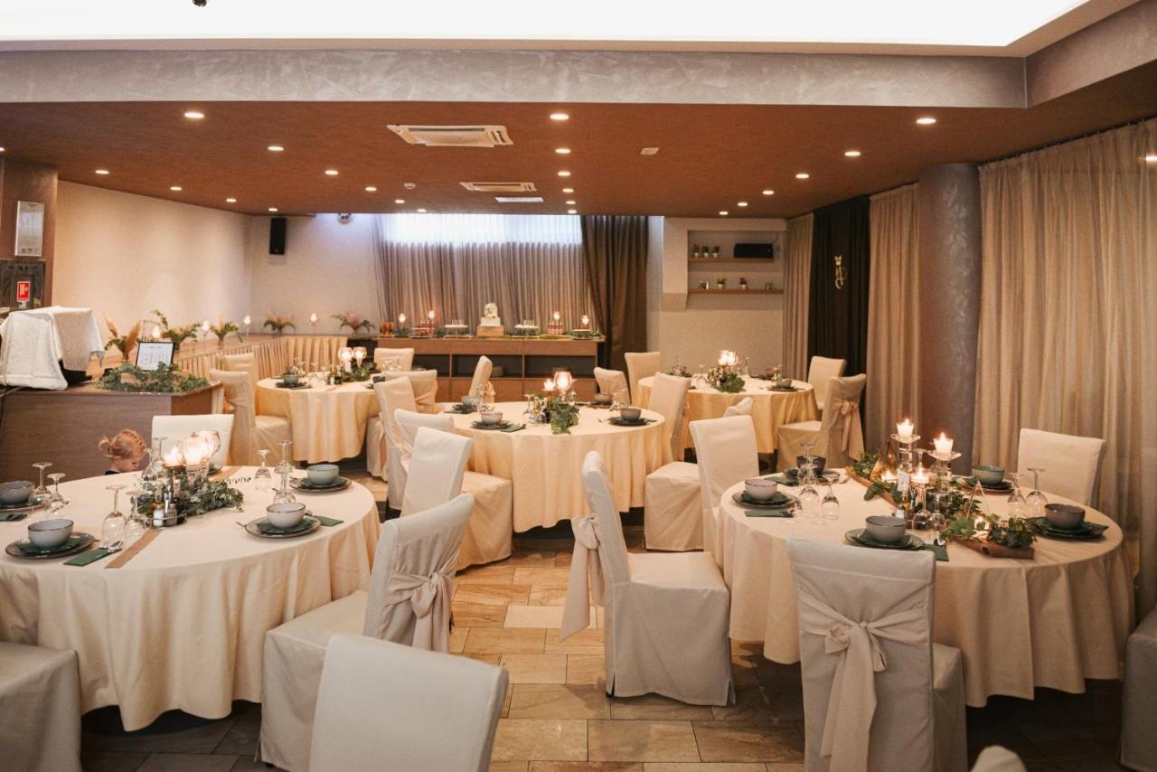 Royal Airport Hotel Velika Gorica Bagian luar foto