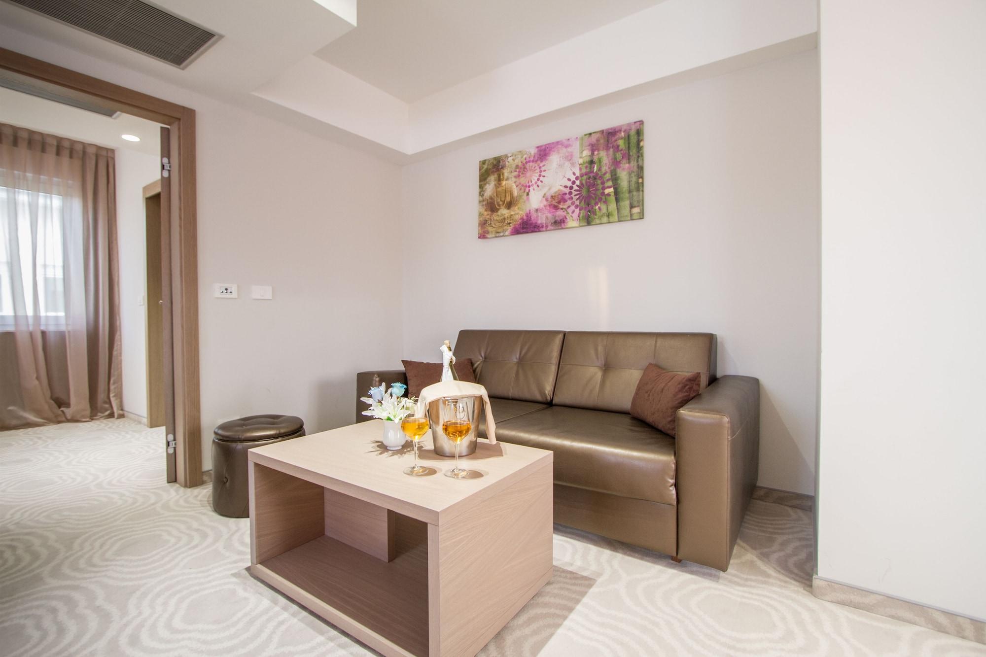 Royal Airport Hotel Velika Gorica Bagian luar foto
