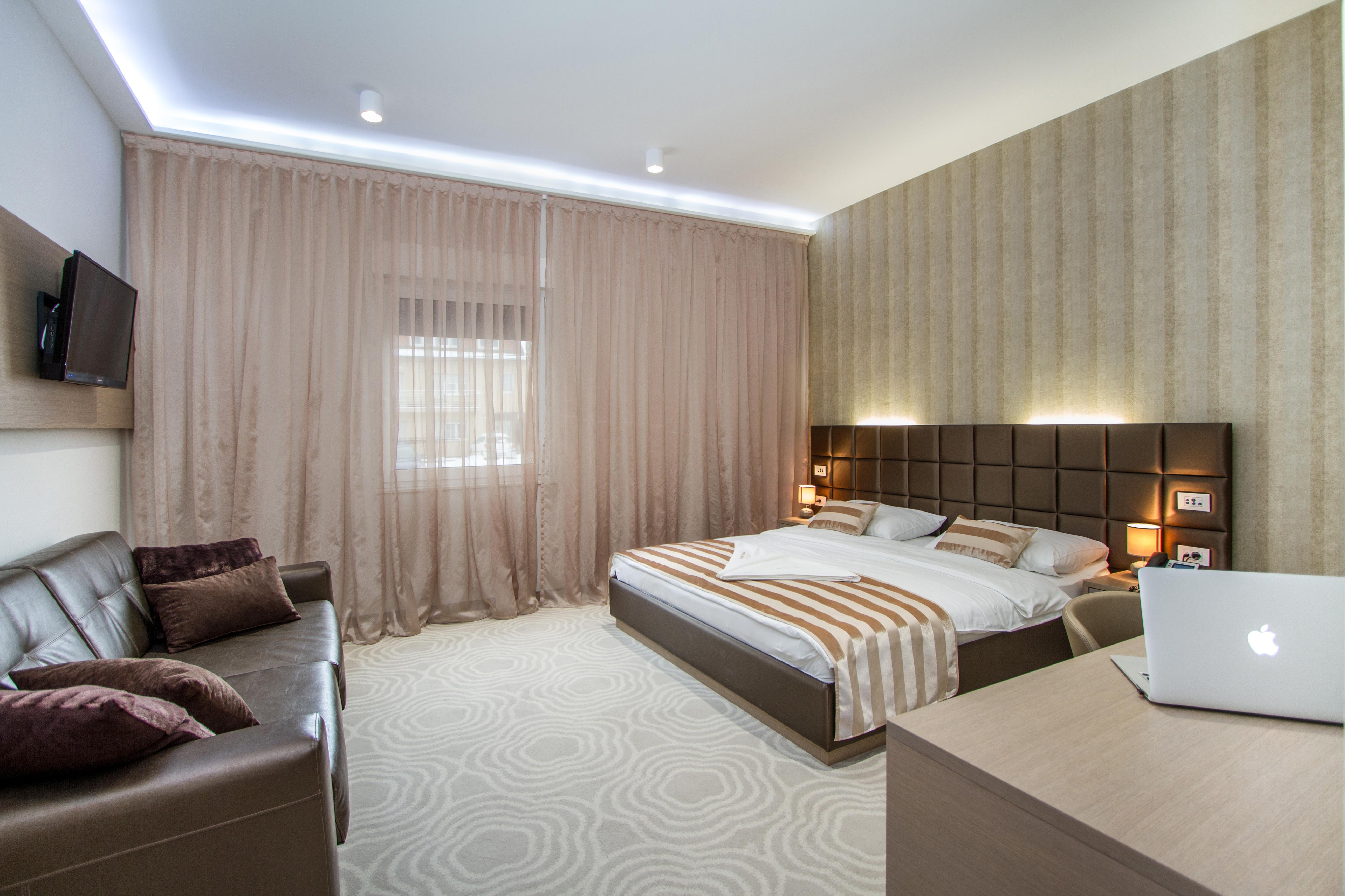 Royal Airport Hotel Velika Gorica Bagian luar foto