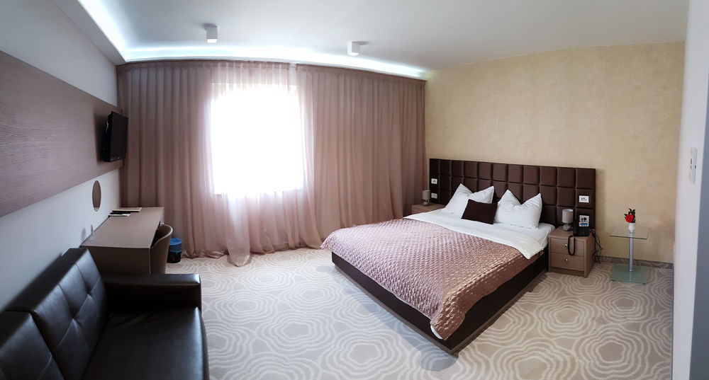 Royal Airport Hotel Velika Gorica Bagian luar foto