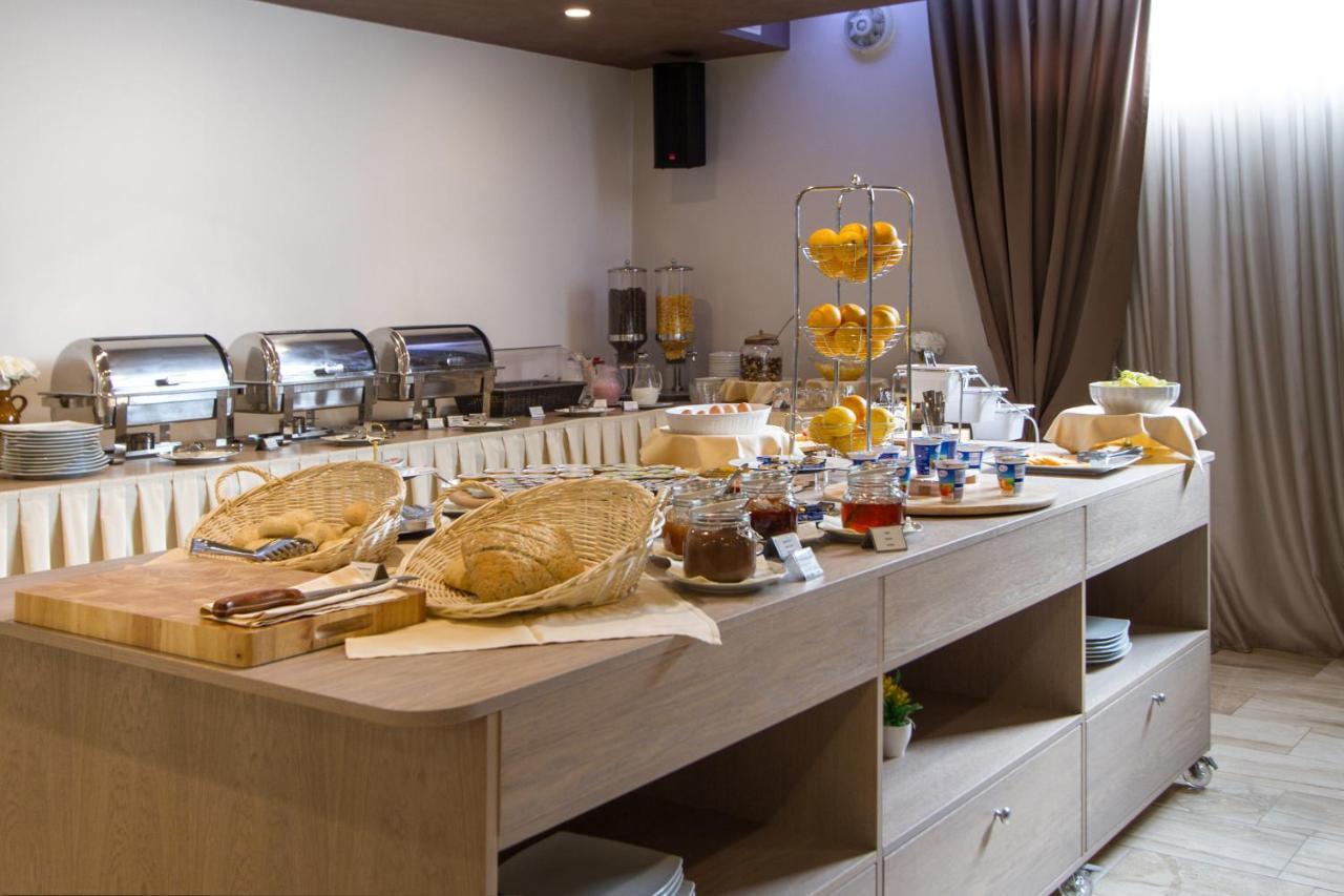 Royal Airport Hotel Velika Gorica Bagian luar foto